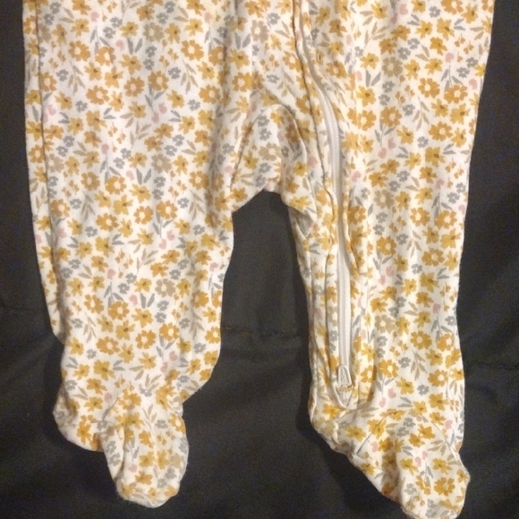 Child of Mine Yellow and White Floral Footie​ - Picture 4 of 5